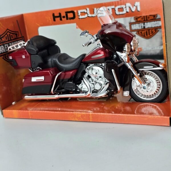 Lote #150 Harley Davadson Electra Glide, escala 1:12
