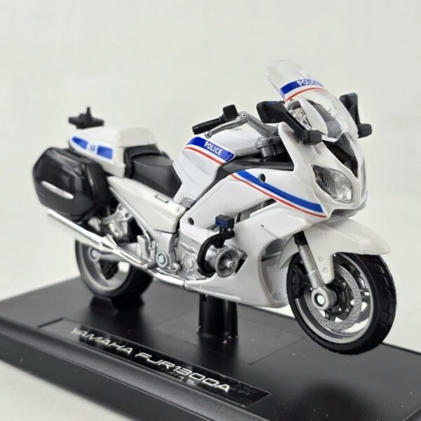 Lote # 25 Yamaha FJR1300A,  escala 1:18 - Imagen 4