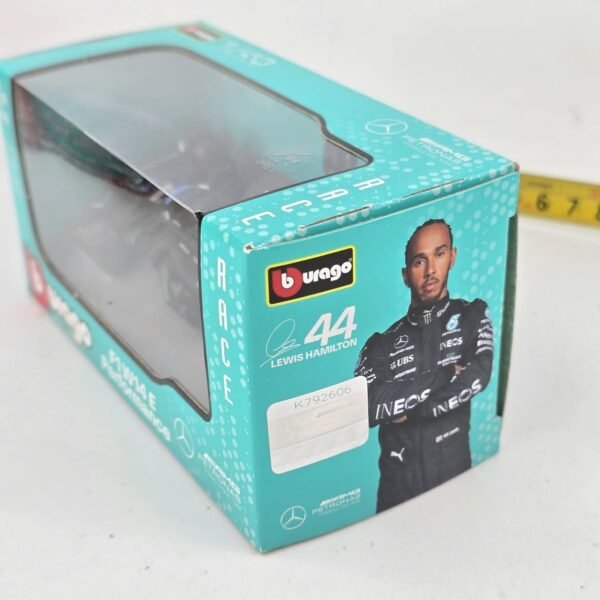 Lote # 33 Mercedes Benz, George Russell, Escala 1:43 - Imagen 2