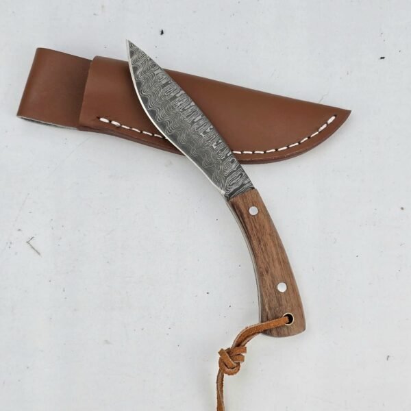Lote #193 Cuchillo con vaina