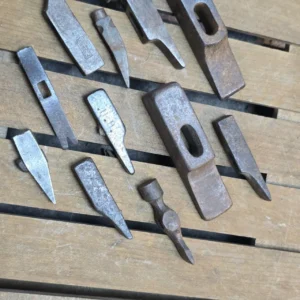Lote # 48 Conjunto de 10 martillos varios sin cabo