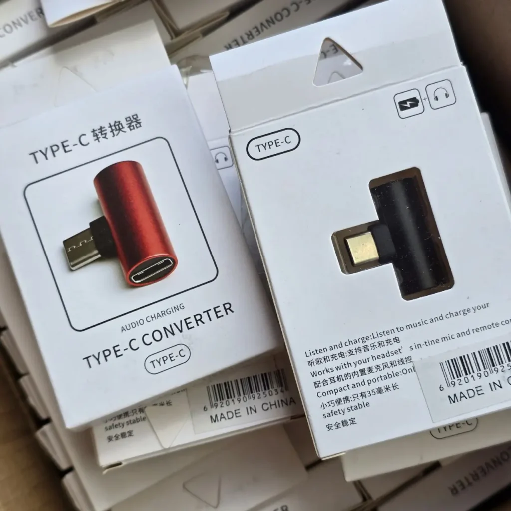 Cajas de convertidores Type-C para audio y carga. by Remates Narvaja