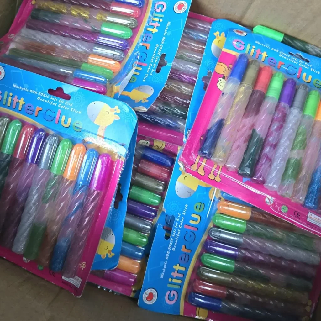 Packs de pegamento con purpurina de colores surtidos para manualidades. by Remates Narvaja