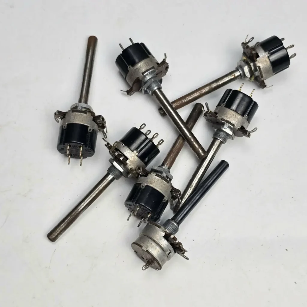 Potenciómetros electrónicos usados. by Remates Narvaja