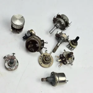 Surtido de potenciómetros vintage, componentes electrónicos. by Remates Narvaja