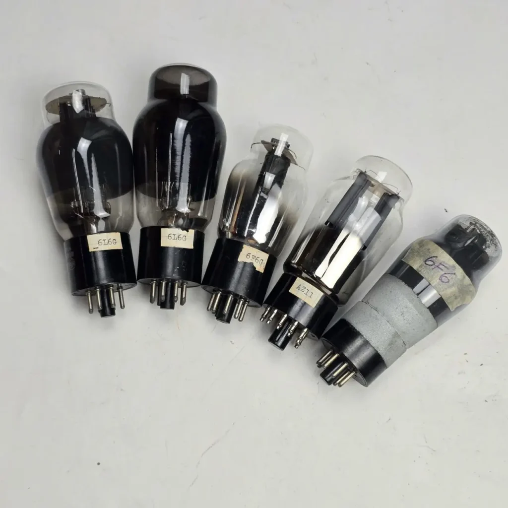 Válvulas de vacío antiguas 6L6G, AZ11 y 6F6. by Remates Narvaja
