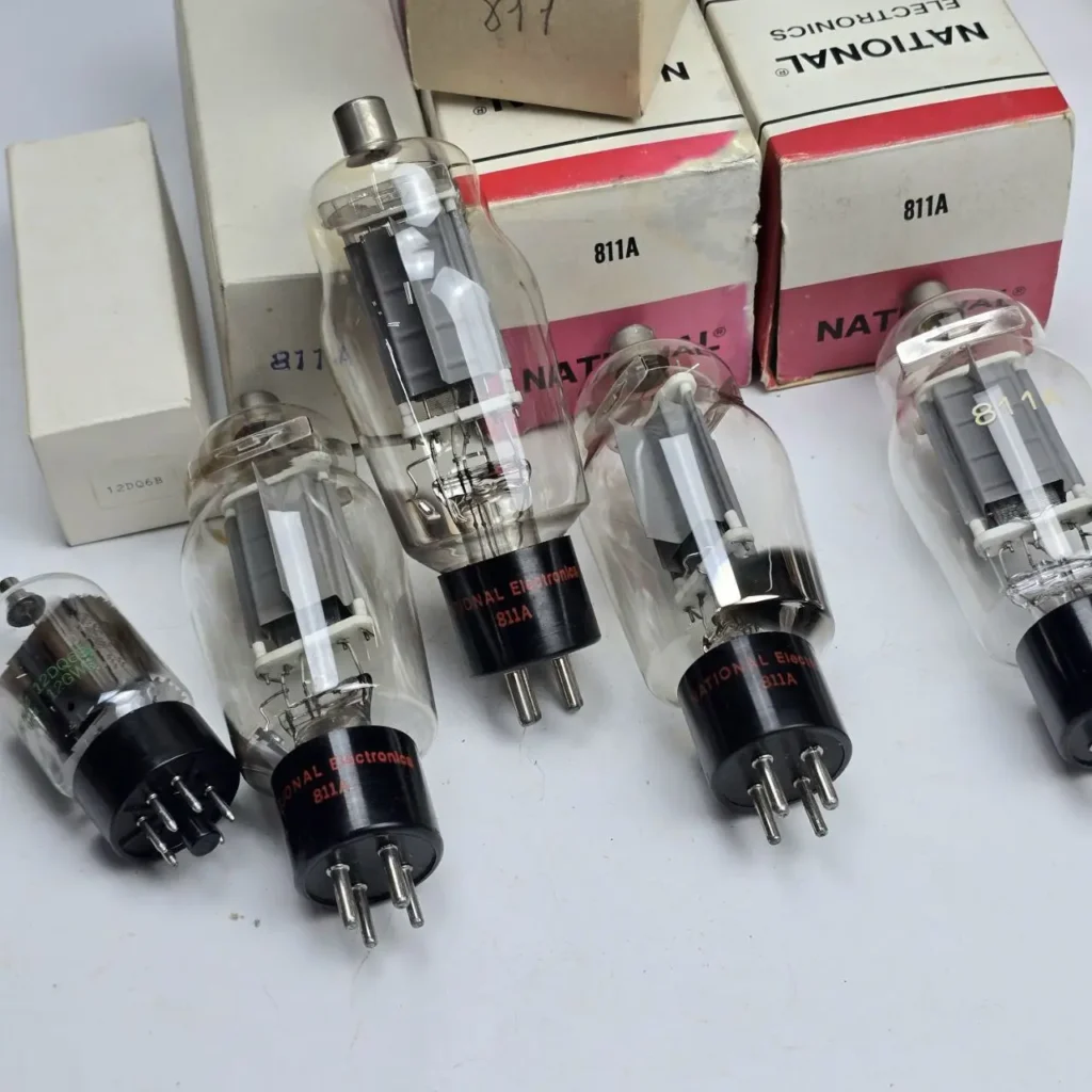 Válvulas de vacío 811A y 12DQ6B de National Electronics en sus cajas. by Remates Narvaja