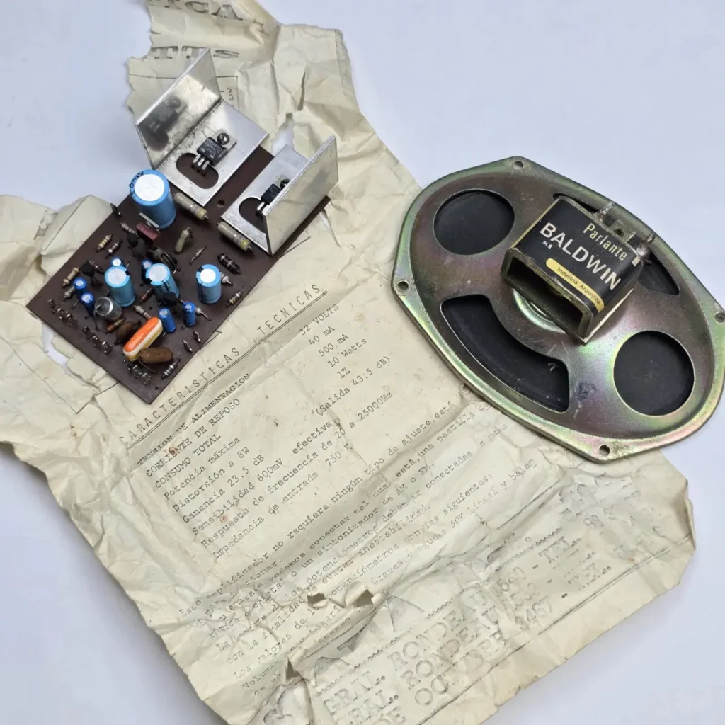Placa de circuito amplificador vintage, altavoz Baldwin argentino y hoja de especificaciones técnicas. by Remates Narvaja