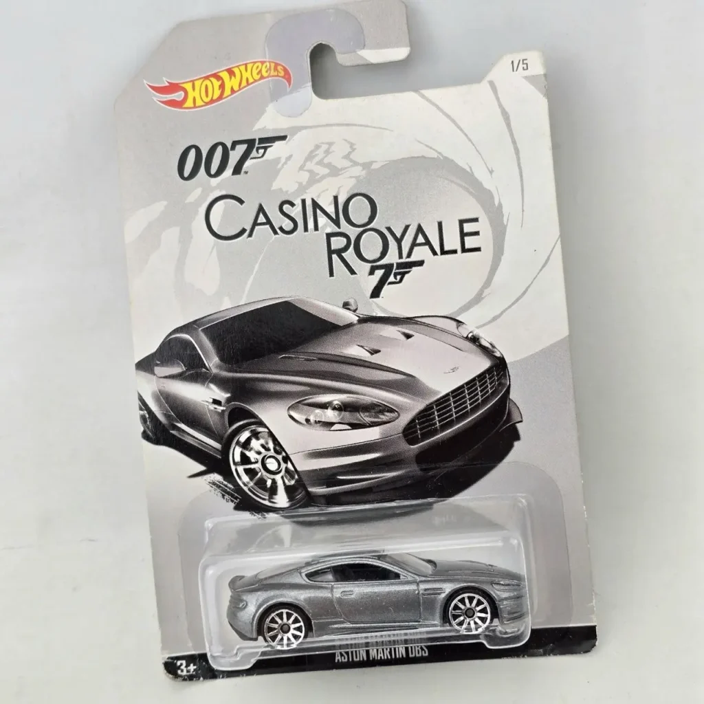 Hot Wheels 007 Casino Royale Aston Martin DBS 1/5, nuevo en empaque. by Remates Narvaja