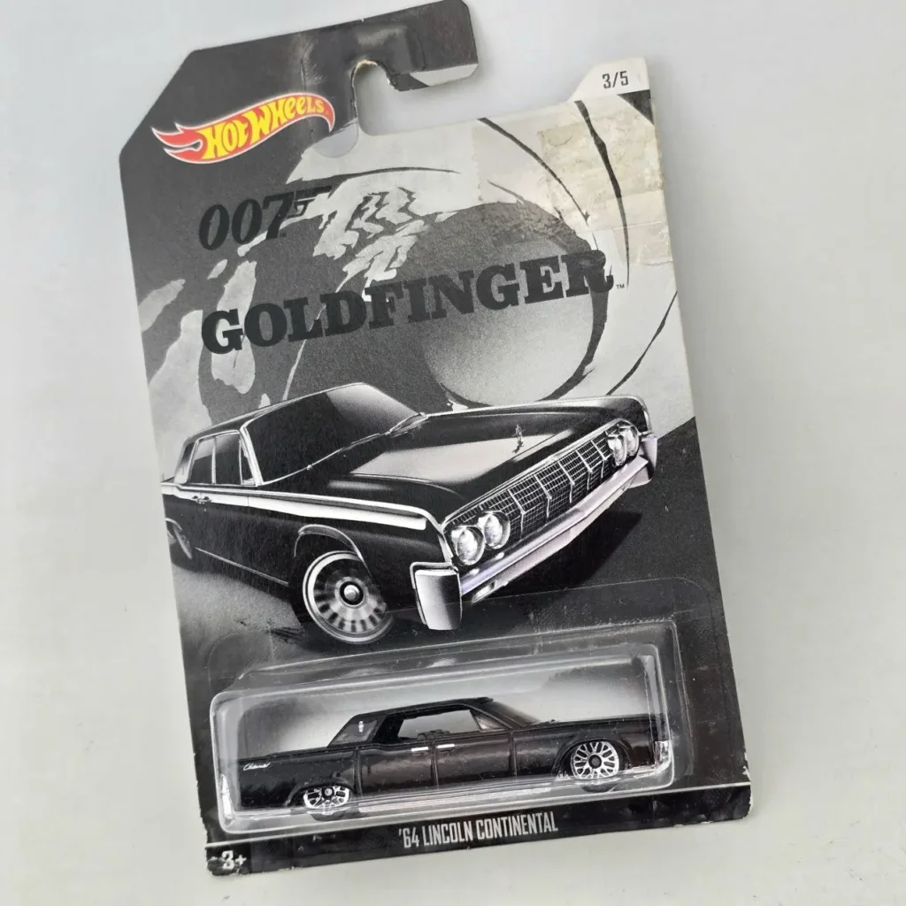Hot Wheels die-cast '64 Lincoln Continental 007 Goldfinger nuevo en su empaque original. by Remates Narvaja
