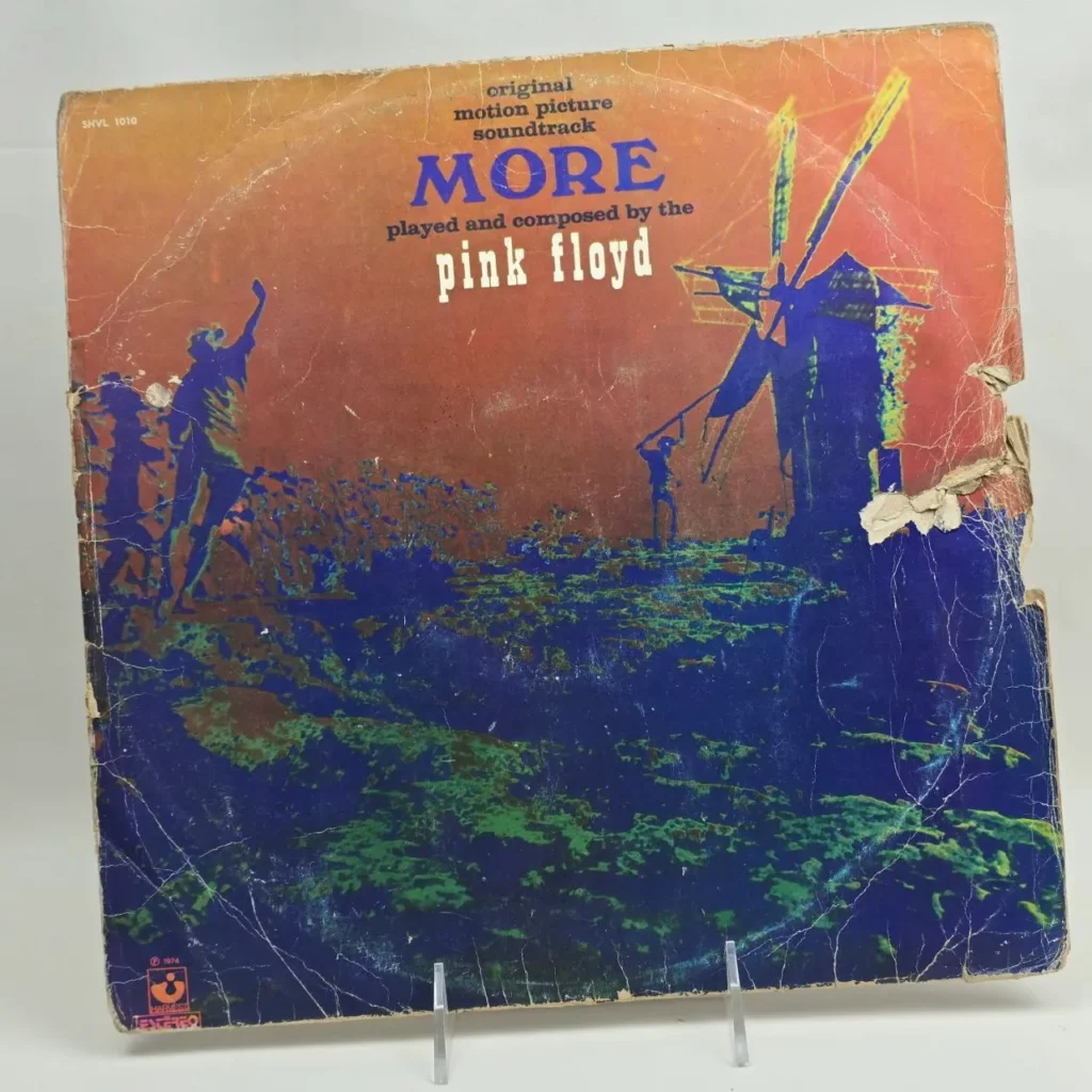 Portada de vinilo desgastada de Pink Floyd More, banda sonora original de la película. by Remates Narvaja