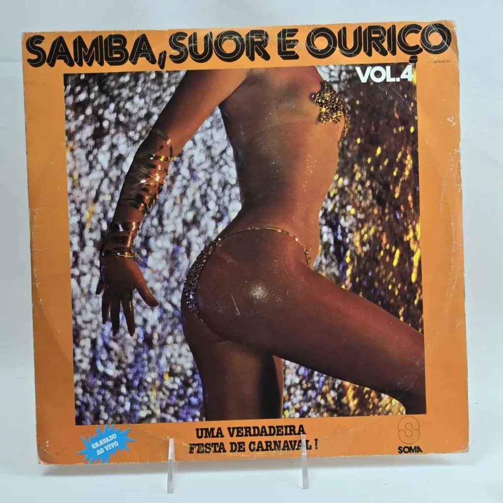Portada de álbum Samba, Suor e Ourico Vol. 4 con figura de carnaval brillante y texto "Festa de Carnaval". by Remates Narvaja