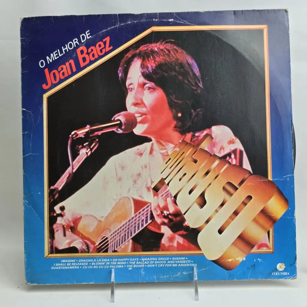 Álbum de vinilo "O Melhor de Joan Baez" con la cantante tocando la guitarra y cantando en vivo. by Remates Narvaja