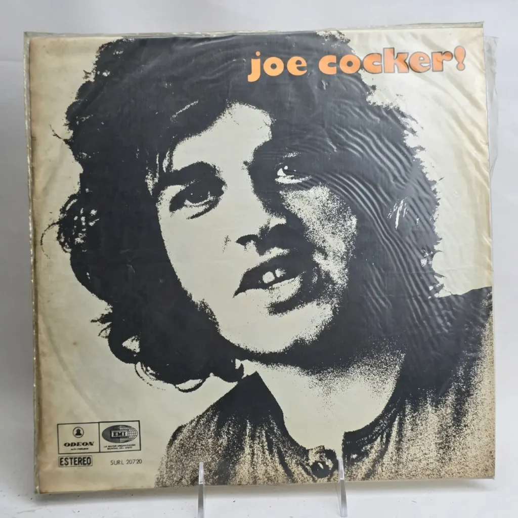 Portada de álbum de vinilo de Joe Cocker con su retrato en blanco y negro y el título "joe cocker!". by Remates Narvaja