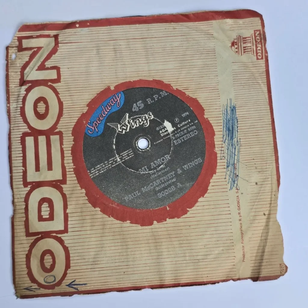 Funda de disco de vinilo 45 RPM vintage de Paul McCartney & Wings "Mi Amor" en sello Odeon. by Remates Narvaja
