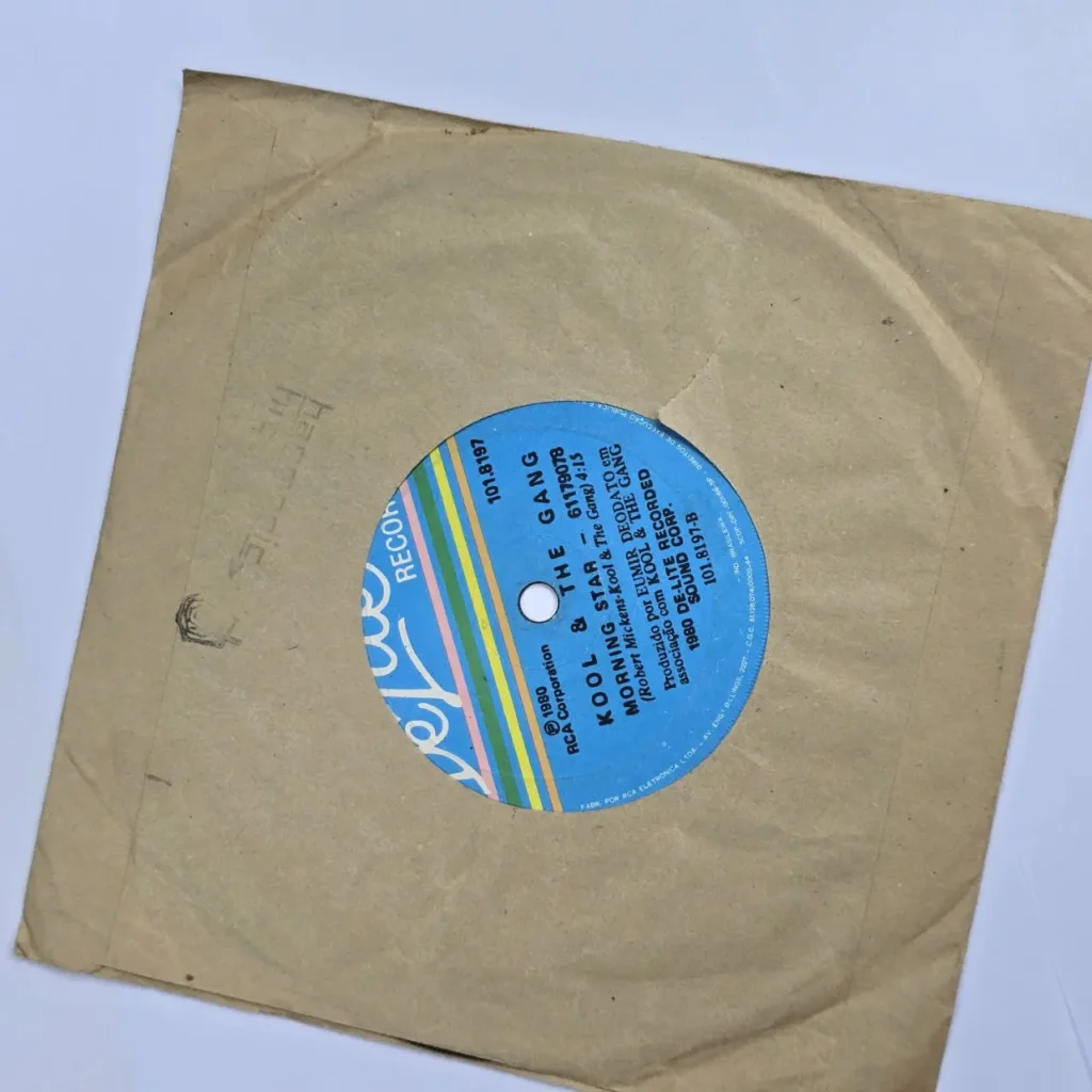 Disco de vinilo de Kool & The Gang "Morning Star" (1980) en funda de papel. by Remates Narvaja