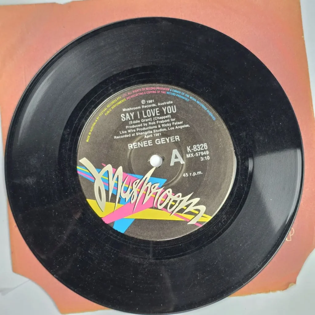 Disco de vinilo 45 RPM de Renee Geyer, 'Say I Love You', de Mushroom Records, 1981." by Remates Narvaja