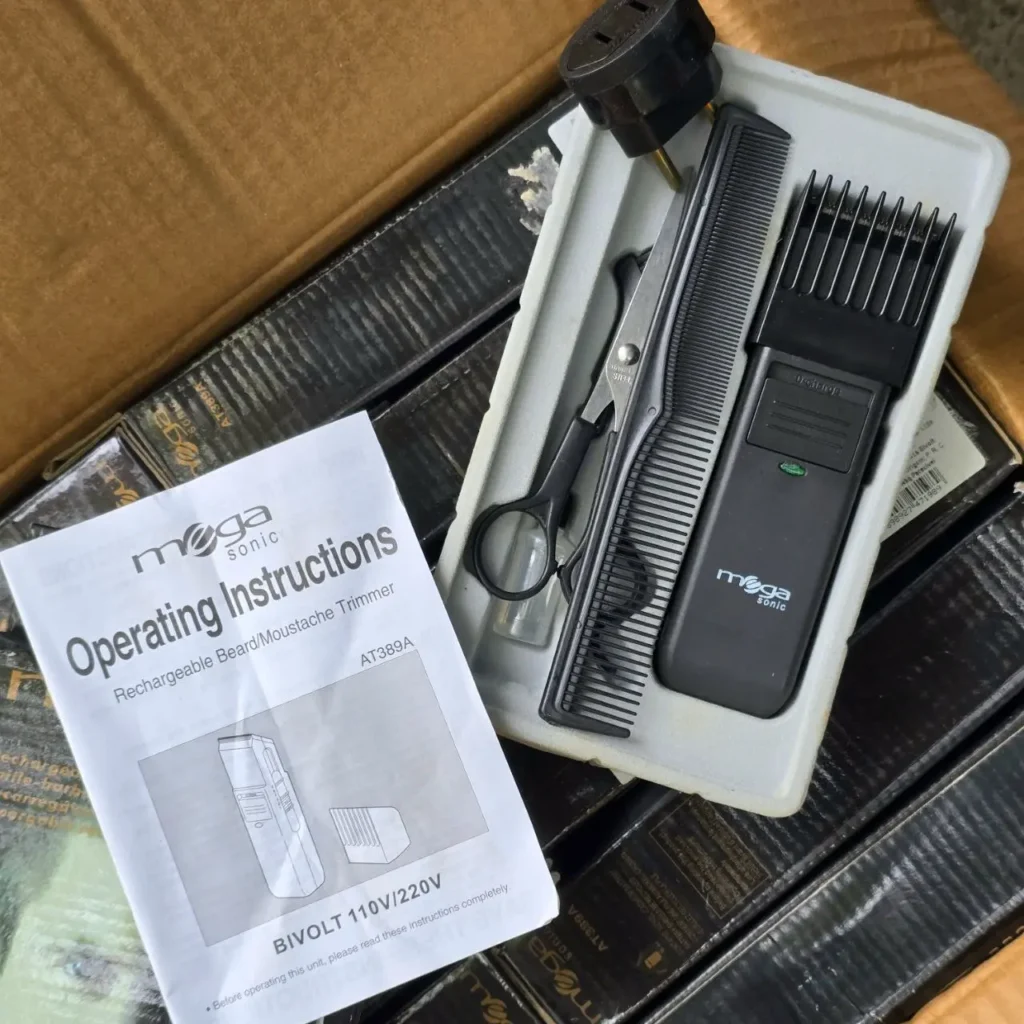 Kit de recortadora de barba y bigote recargable Mega Sonic con peine y tijeras. by Remates Narvaja