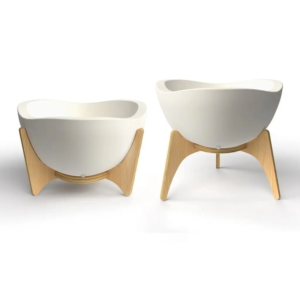 Moisés de bebé moderno blanco con base de madera. by Remates Narvaja