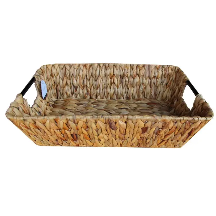 Bandeja rectangular tejida de jacinto de agua con asas. by Remates Narvaja