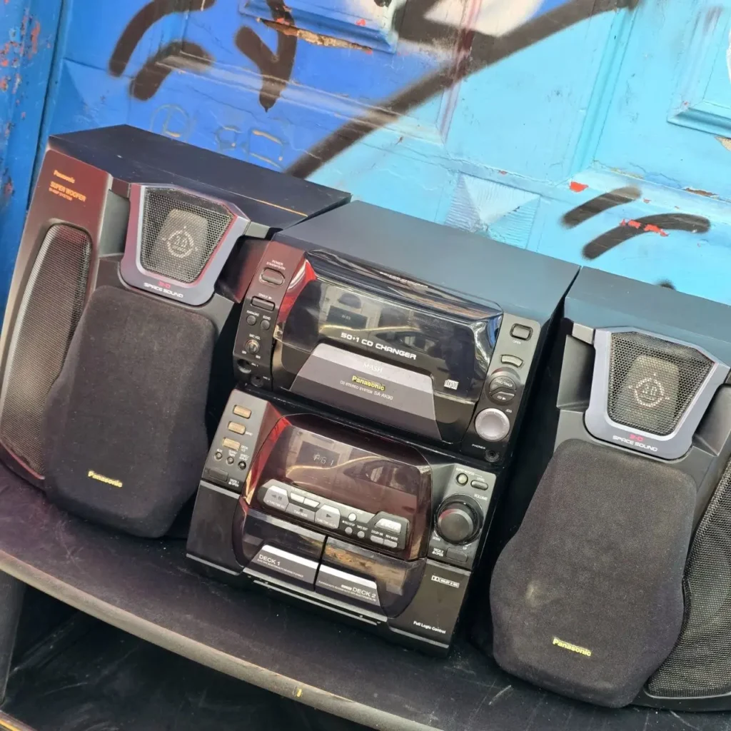 Minicomponente Panasonic SA-AK90 con cargador de CD y doble pletina de casete. by Remates Narvaja