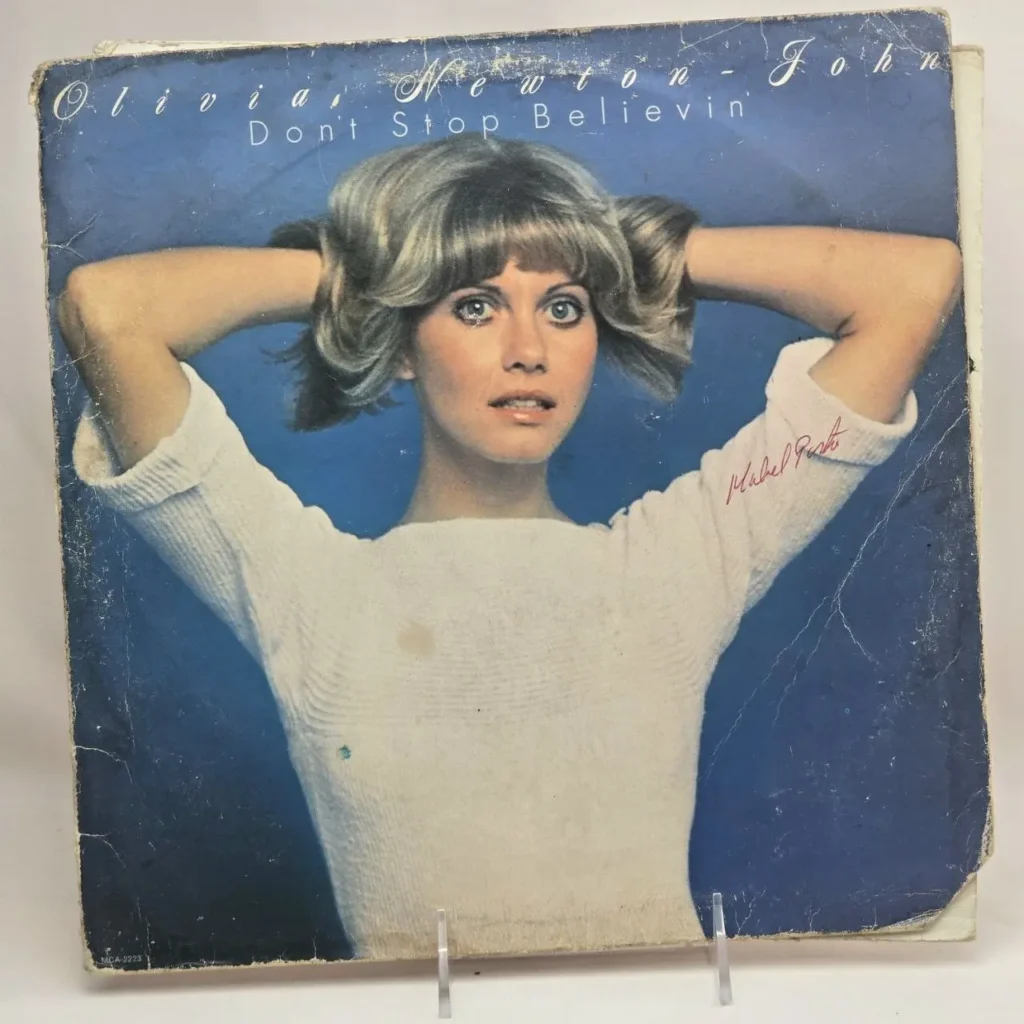 Portada del álbum "Don't Stop Believin'" de Olivia Newton-John. by Remates Narvaja