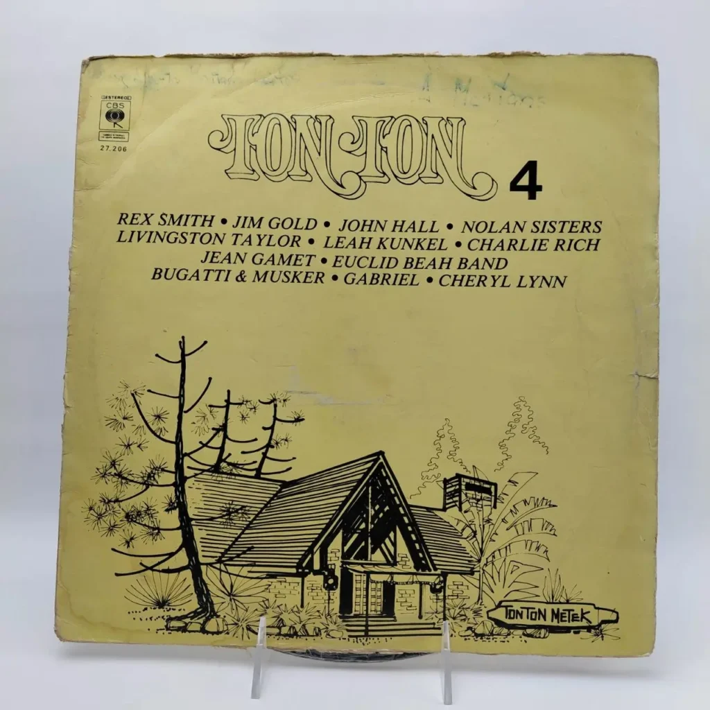 Portada de LP vintage TON-TON 4 de CBS con ilustración de una cabaña y varios artistas. by Remates Narvaja