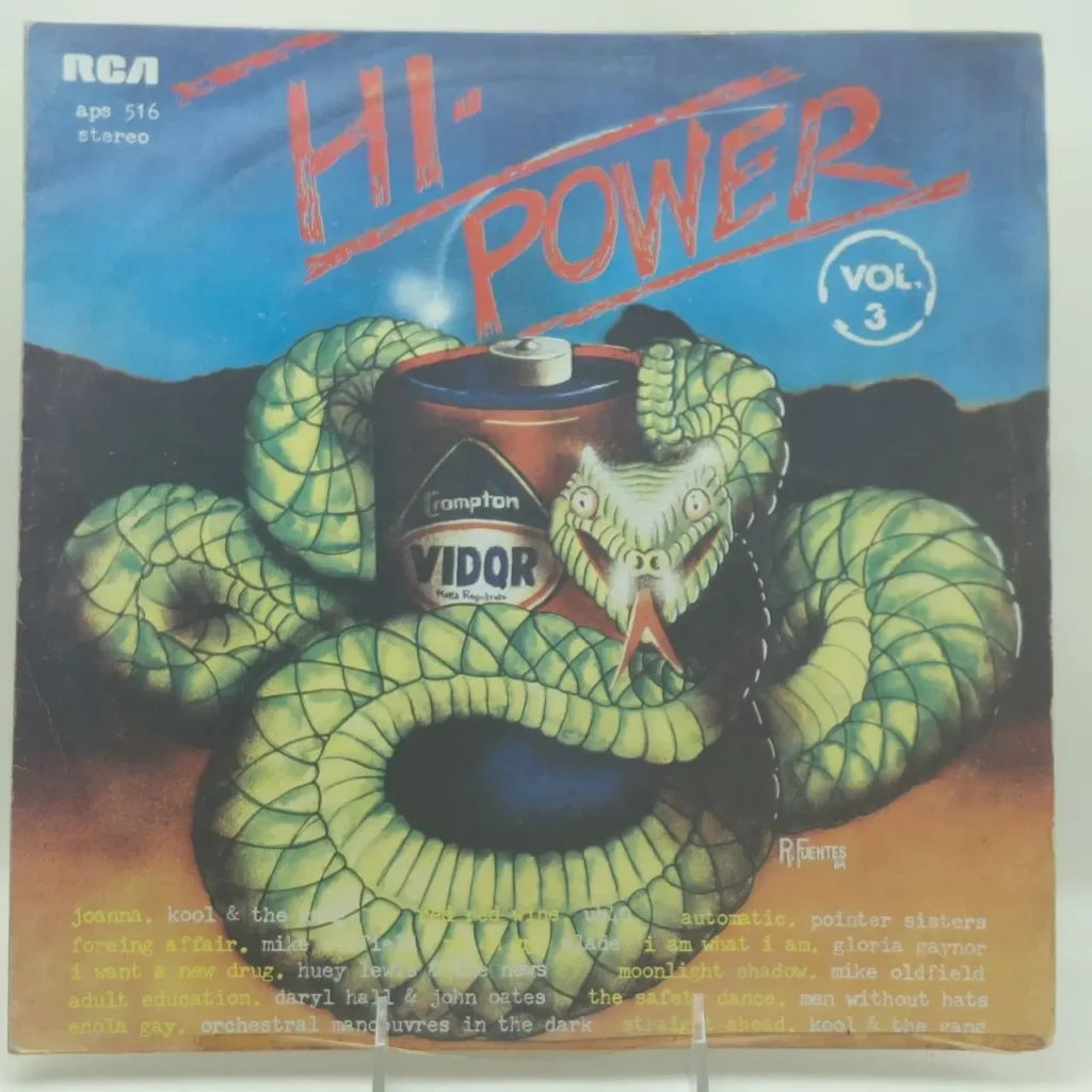 Carátula del álbum "Hi-Power Vol. 3" de RCA, con una serpiente verde enrollada en una batería Vidor. by Remates Narvaja