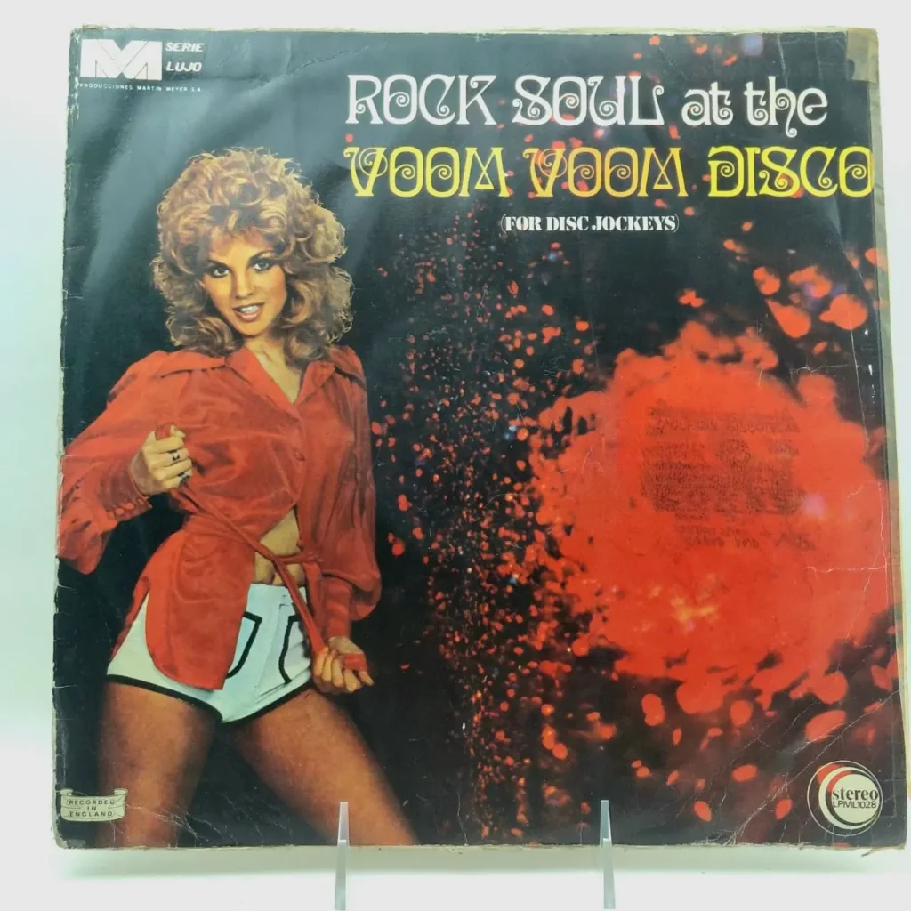 Portada de álbum de vinilo vintage "Rock Soul at the Voom Voom Disco" con mujer en camisa roja y shorts blancos, para disc jockeys by Remates Narvaja