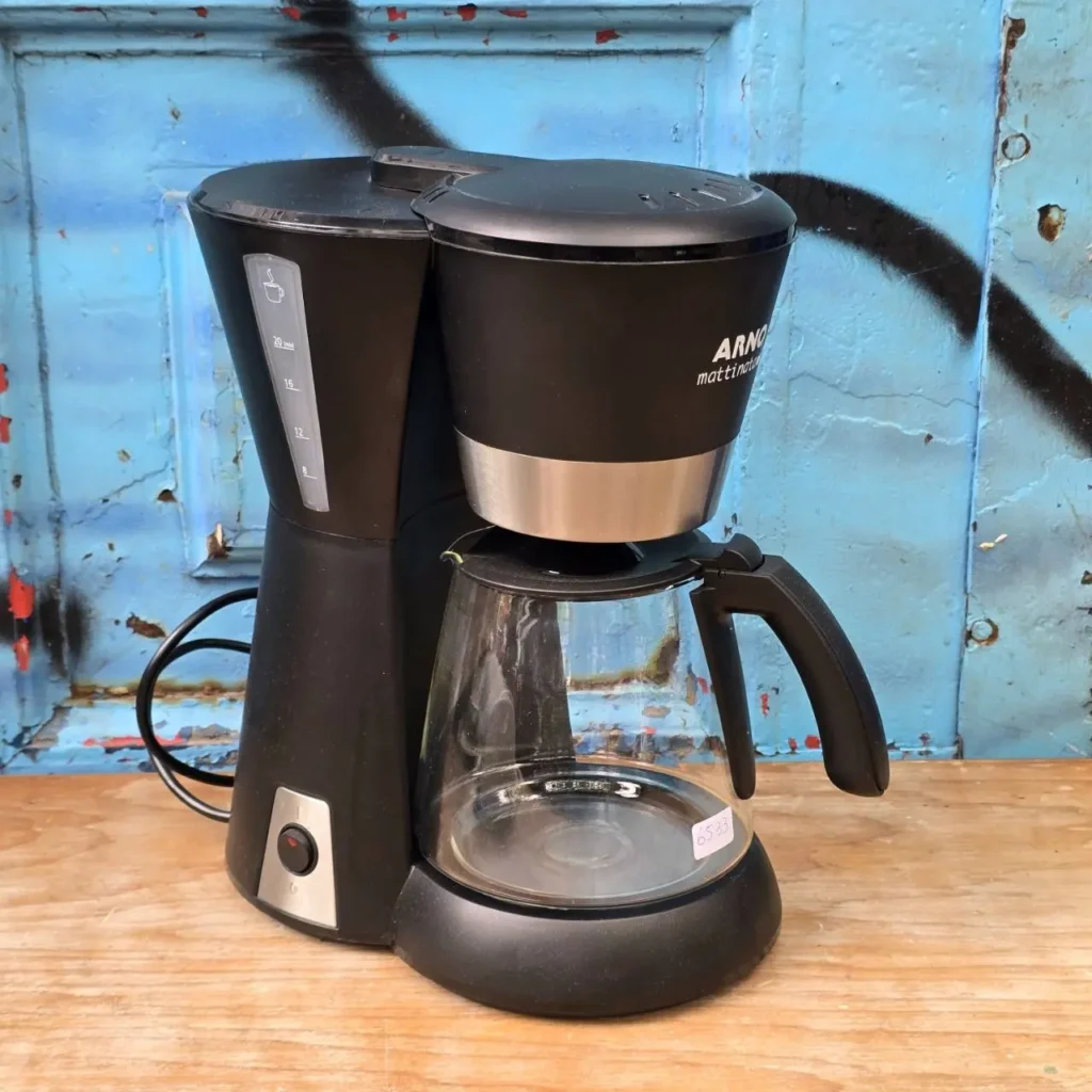 Cafetera eléctrica Arno Mattinno negra con jarra de vidrio. by Remates Narvaja