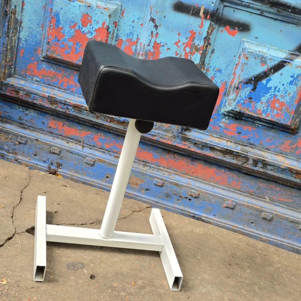 Banco predicador de bíceps negro y blanco. by Remates Narvaja