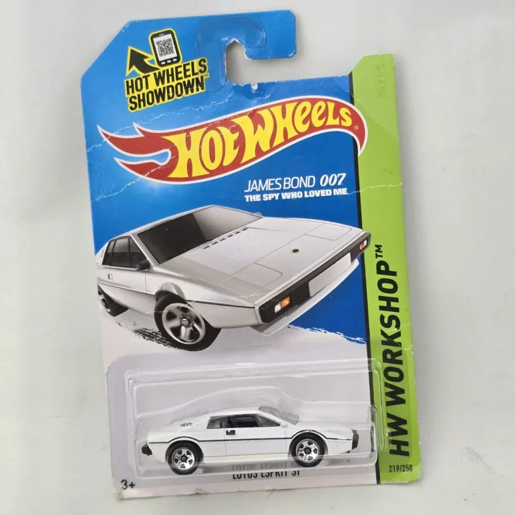 Hot Wheels James Bond 007 Lotus Esprit S1 de "The Spy Who Loved Me" en su empaque original. by Remates Narvaja