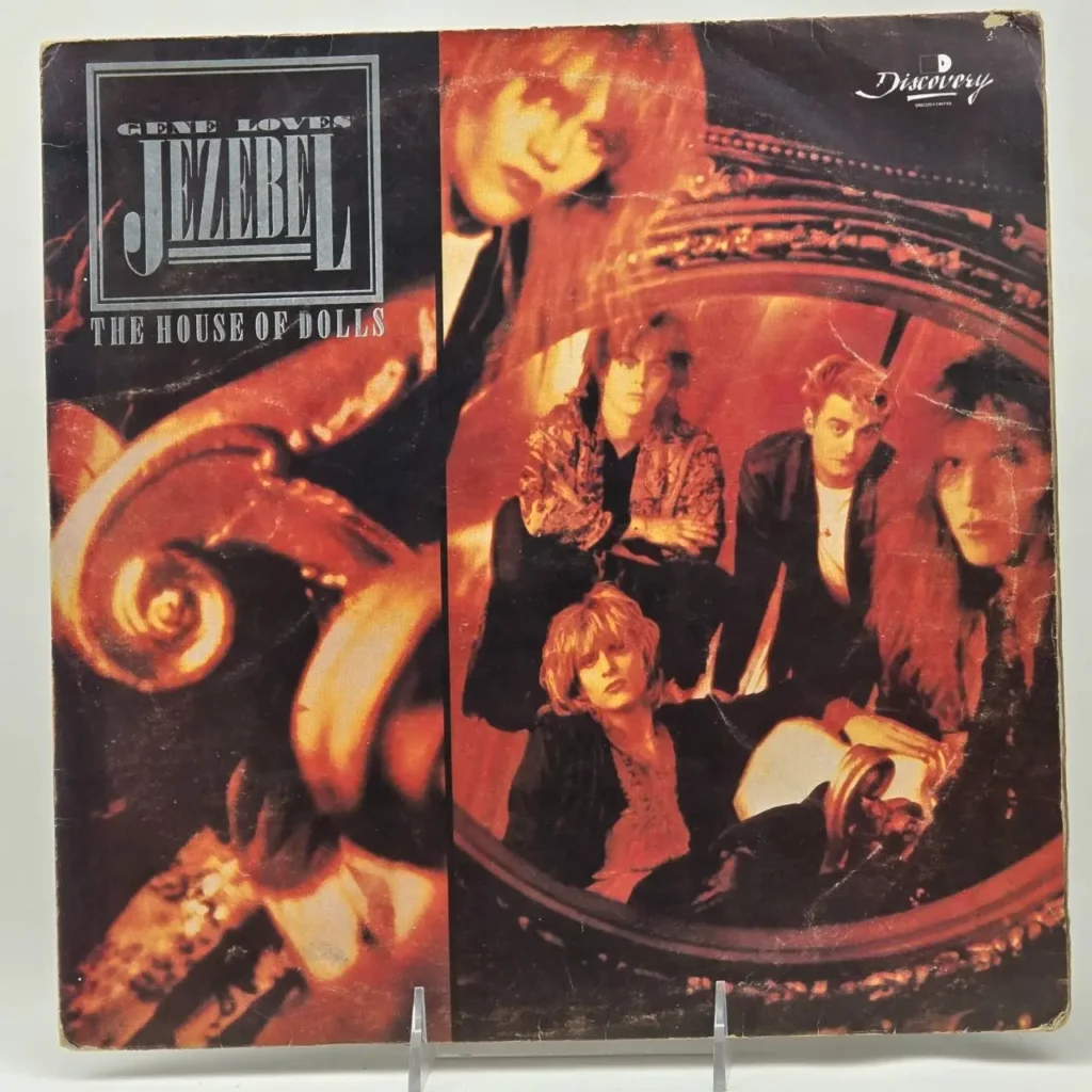 Cubierta del álbum Gene Loves Jezebel The House of Dolls, mostrando a la banda reflejada en un espejo. by Remates Narvaja