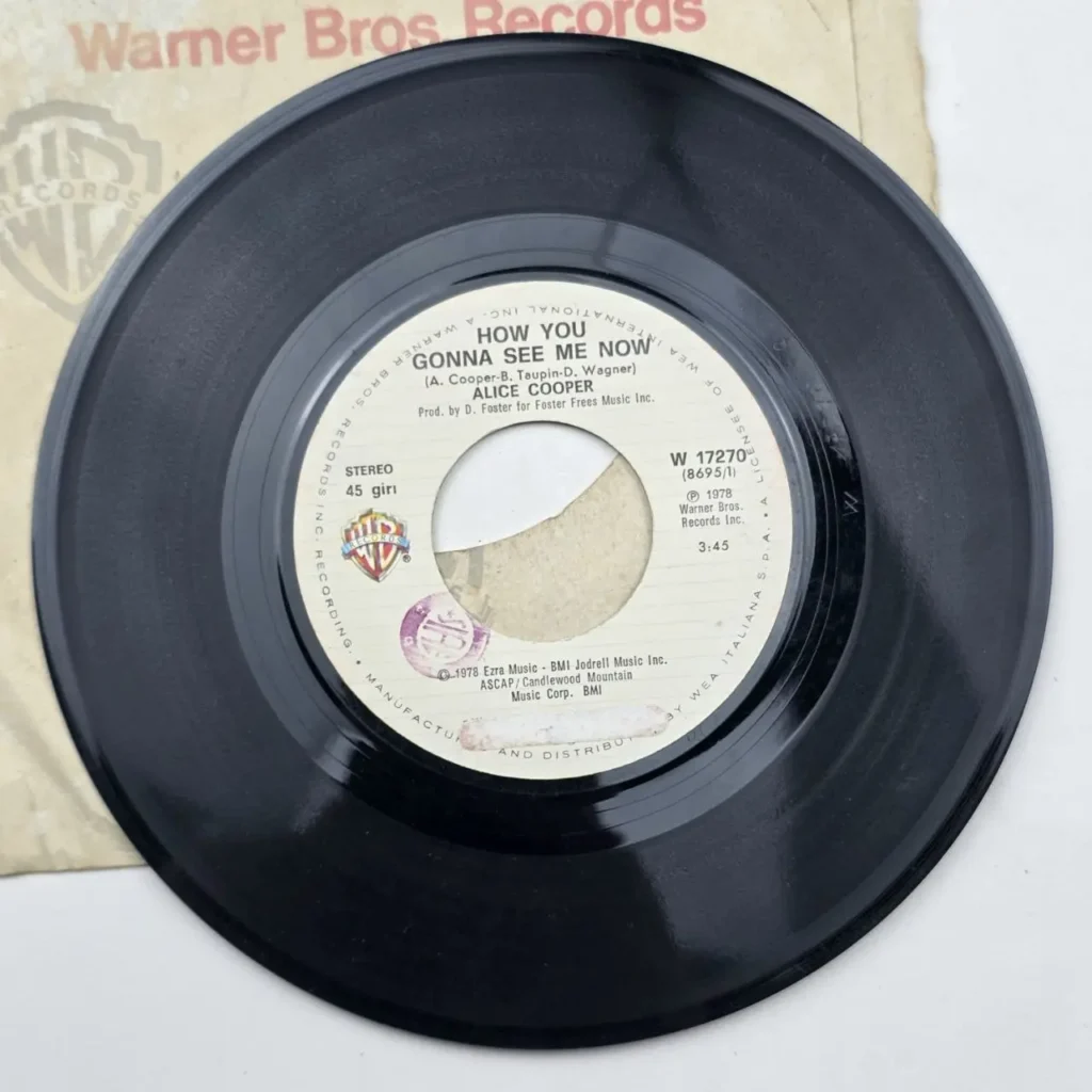 Sencillo de vinilo 45 RPM de Alice Cooper, "How You Gonna See Me Now", Warner Bros. Records 19 by Remates Narvaja