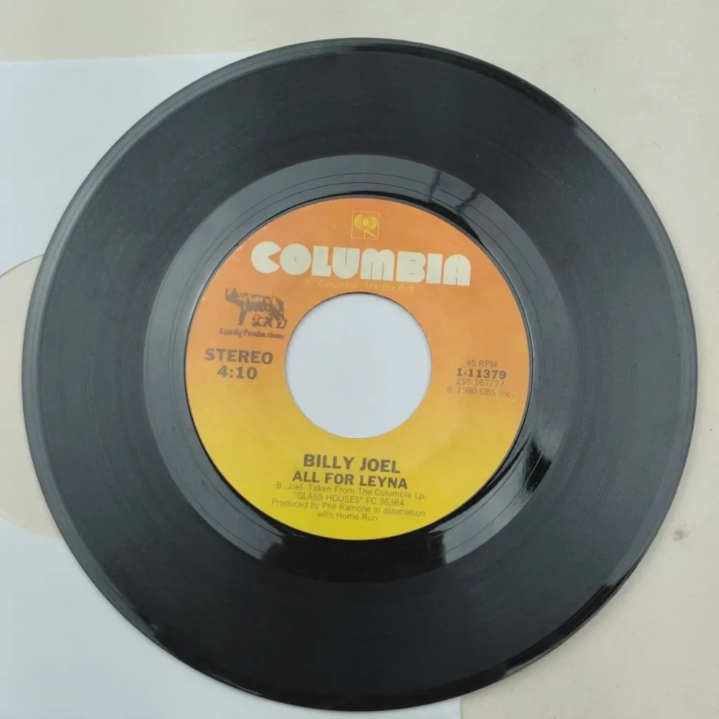 Sencillo de vinilo 45 RPM de Billy Joel, 'All For Leyna', en el sello Columbia de 1980. by Remates Narvaja