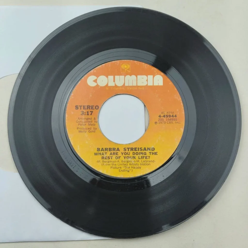 Disco de vinilo 45 RPM de Barbra Streisand, "What Are You Doing The Rest Of Your Life?", Columbia 19 by Remates Narvaja