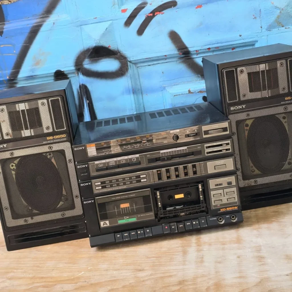 Sistema estéreo vintage Sony con doble pletina de casete y radio. by Remates Narvaja