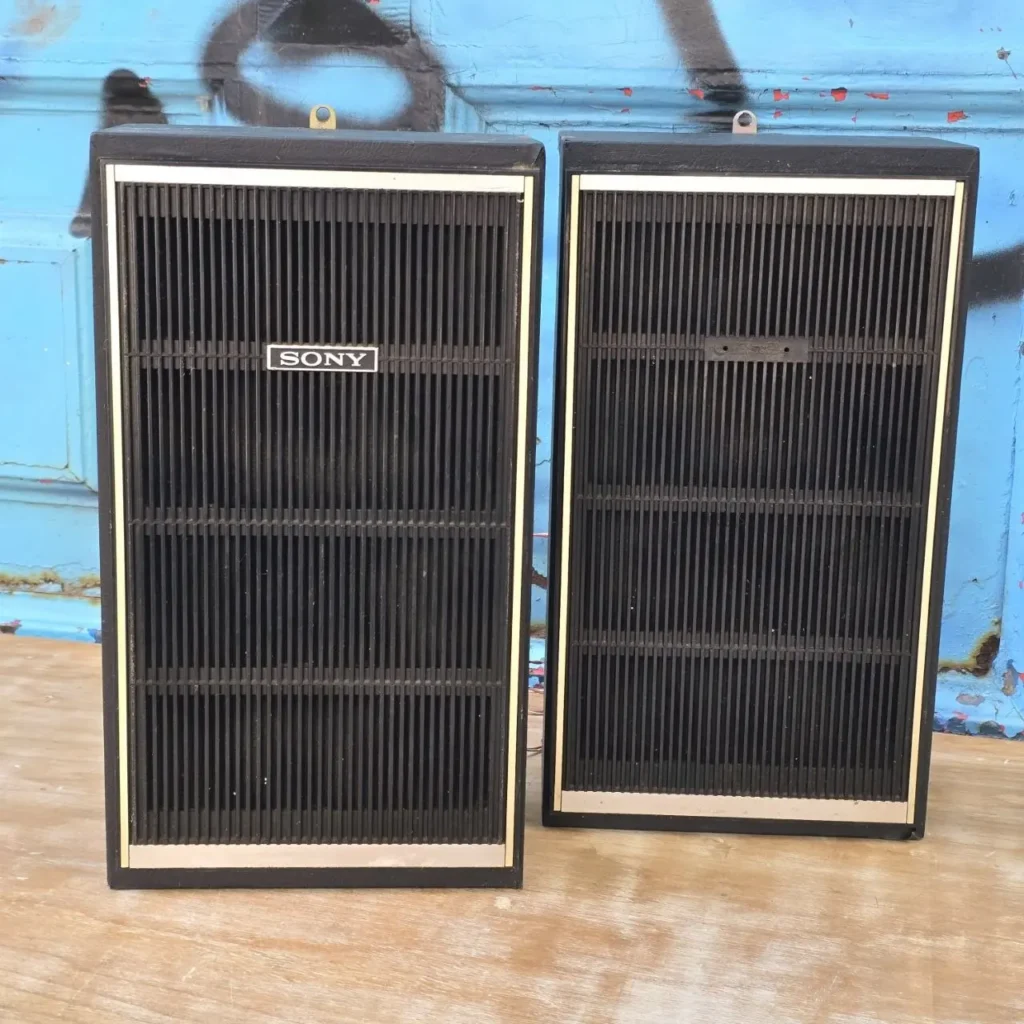 Par de altavoces Sony vintage negros. by Remates Narvaja