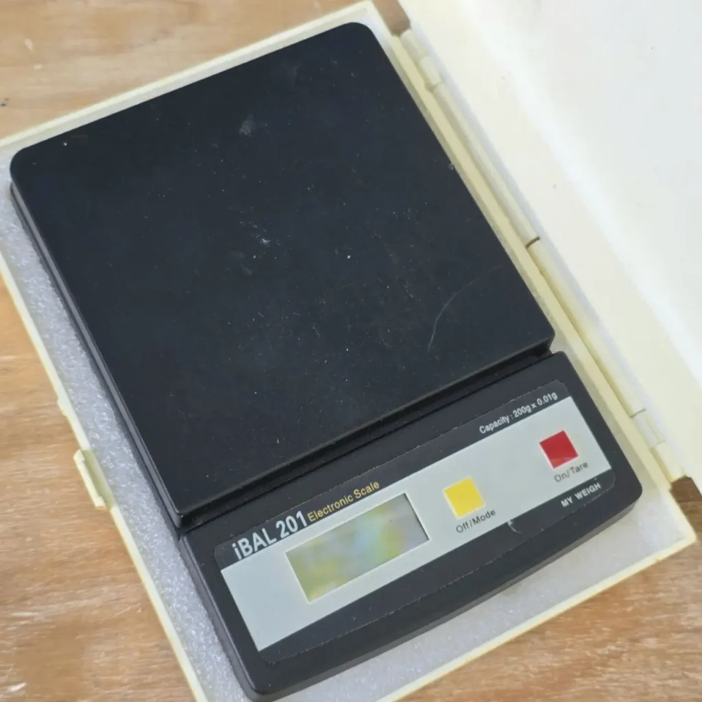 Báscula electrónica de precisión iBAL 201 negra con capacidad de 200g. by Remates Narvaja