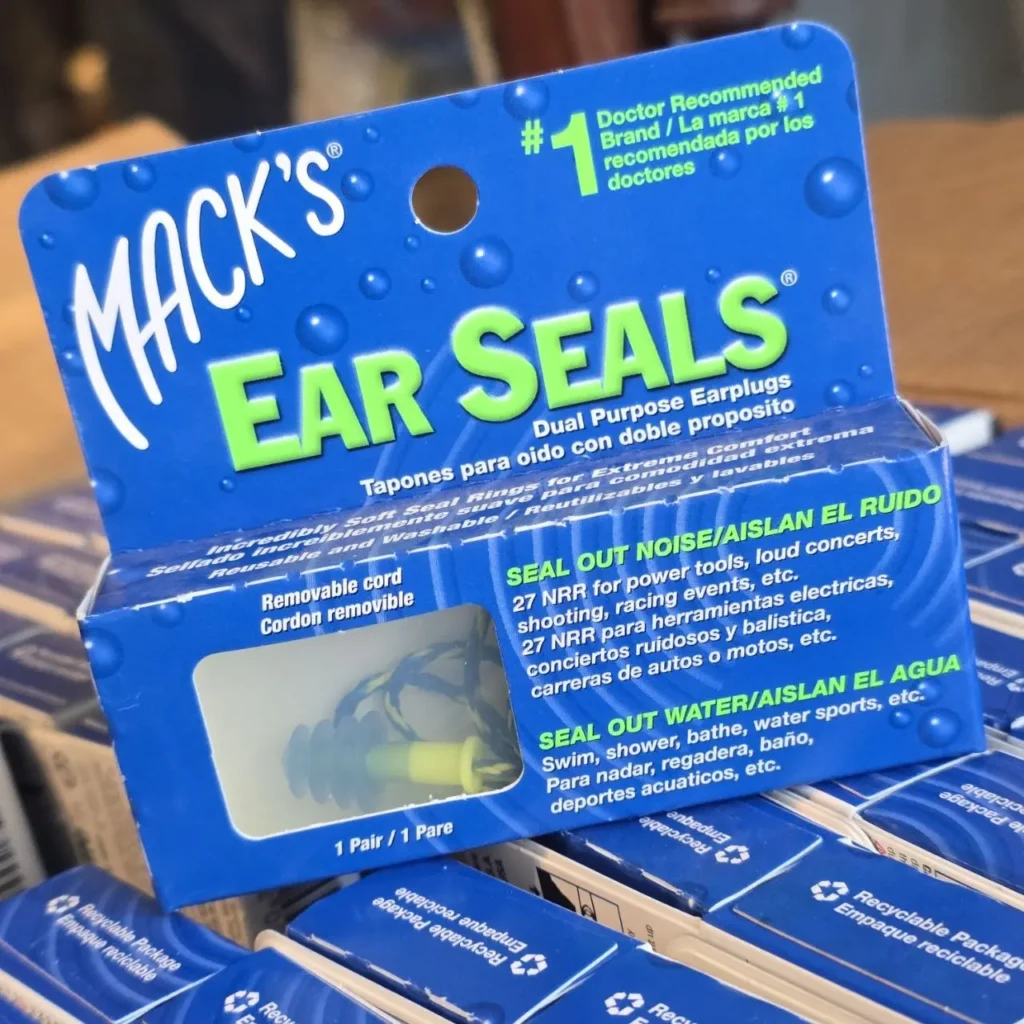 Mack's Ear Seals tapones para oídos de doble propósito, aíslan ruido y agua, reutilizables con cordón. by Remates Narvaja