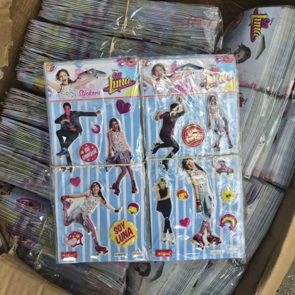 Múltiples paquetes de stickers de Disney Soy Luna con personajes y patines. by Remates Narvaja
