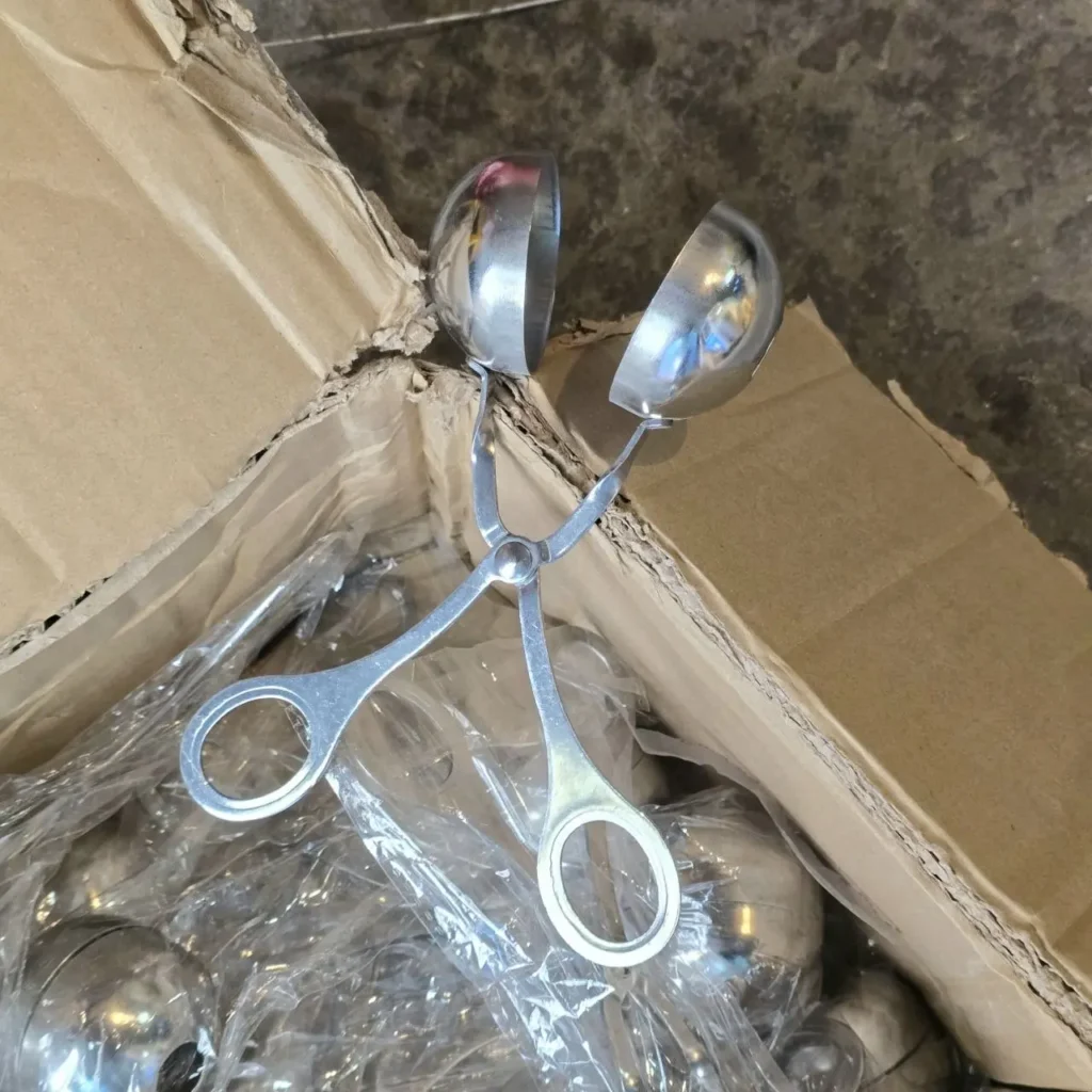 Cuchara de acero inoxidable para albóndigas o helado en una caja. by Remates Narvaja