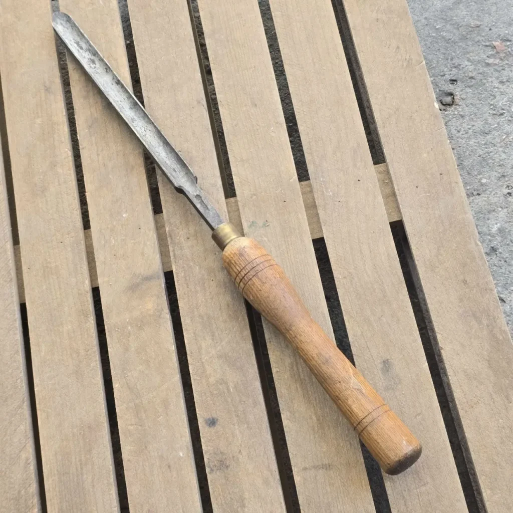 Gubia de carpintería vintage con mango de madera. by Remates Narvaja