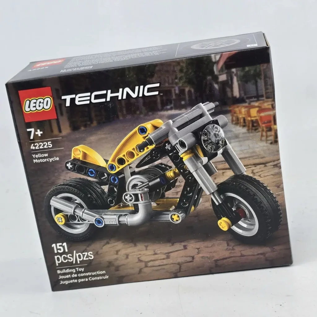 Caja del set LEGO Technic 42225 Yellow Motorcycle, un juguete de construcción de 151 piezas. by Remates Narvaja