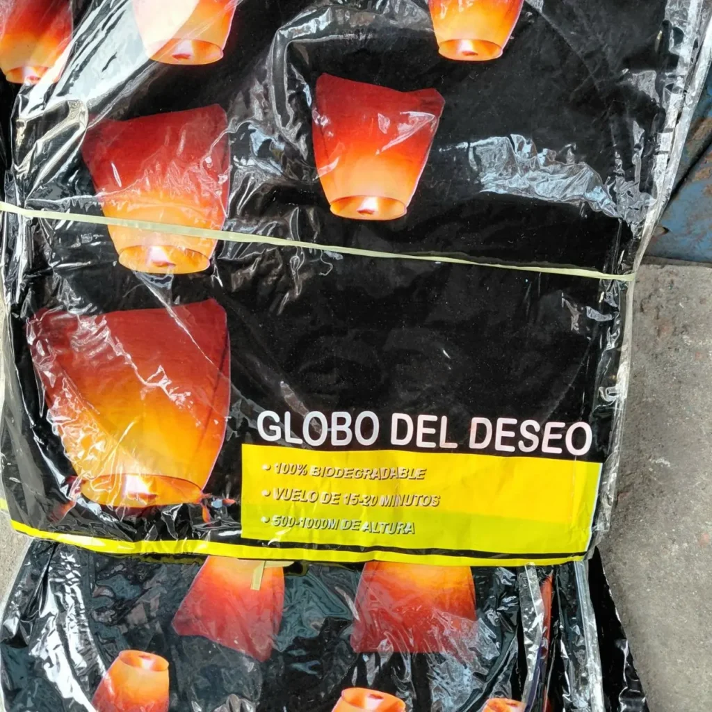 Paquete de globos del deseo (linternas voladoras) biodegradables en tonos naranja y rojo. by Remates Narvaja