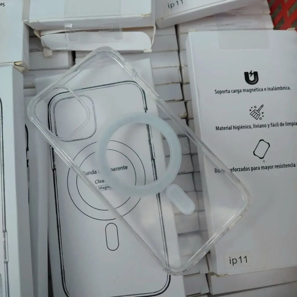 Funda transparente Magsafe para iPhone 11. by Remates Narvaja