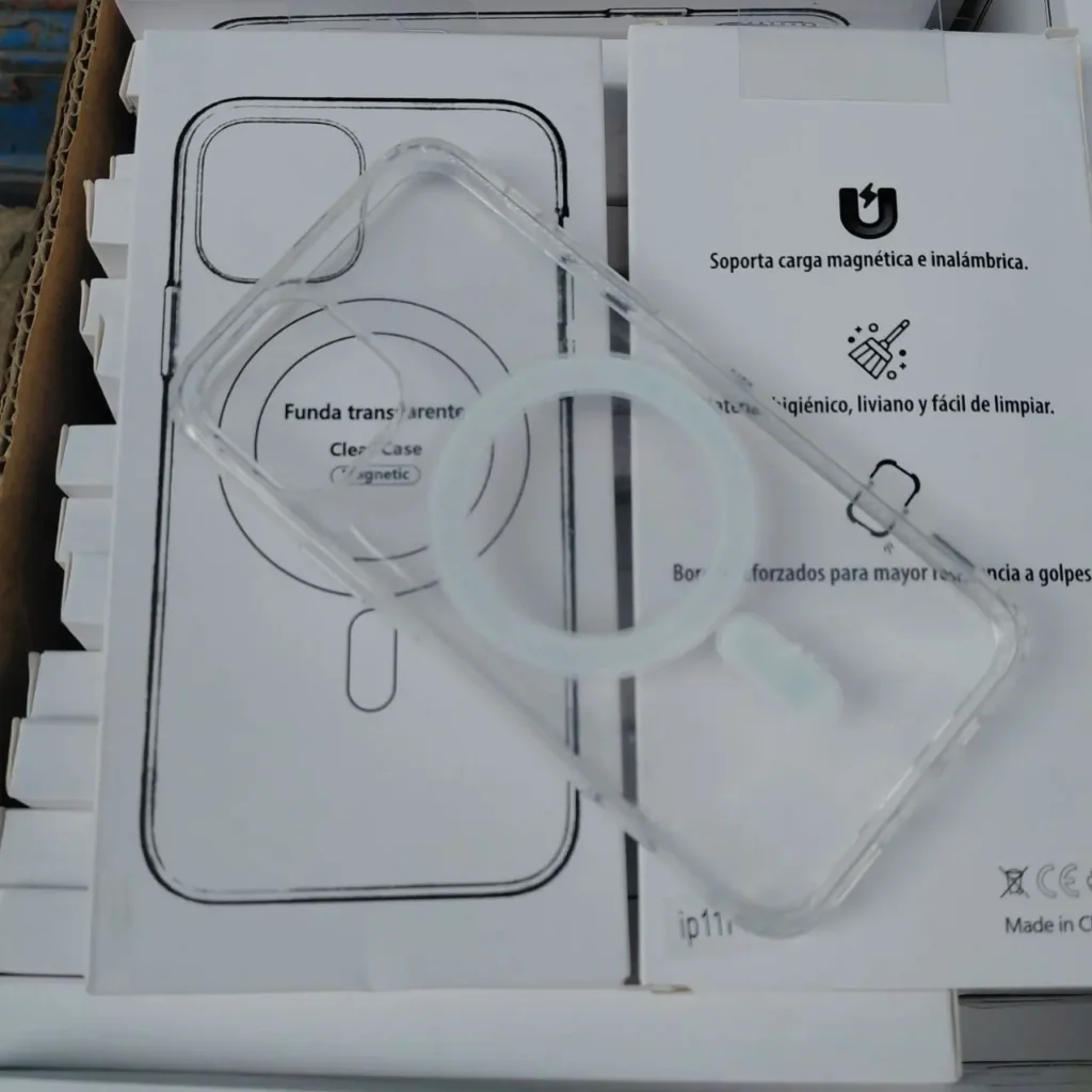 Funda transparente magnética para teléfono con carga inalámbrica. by Remates Narvaja