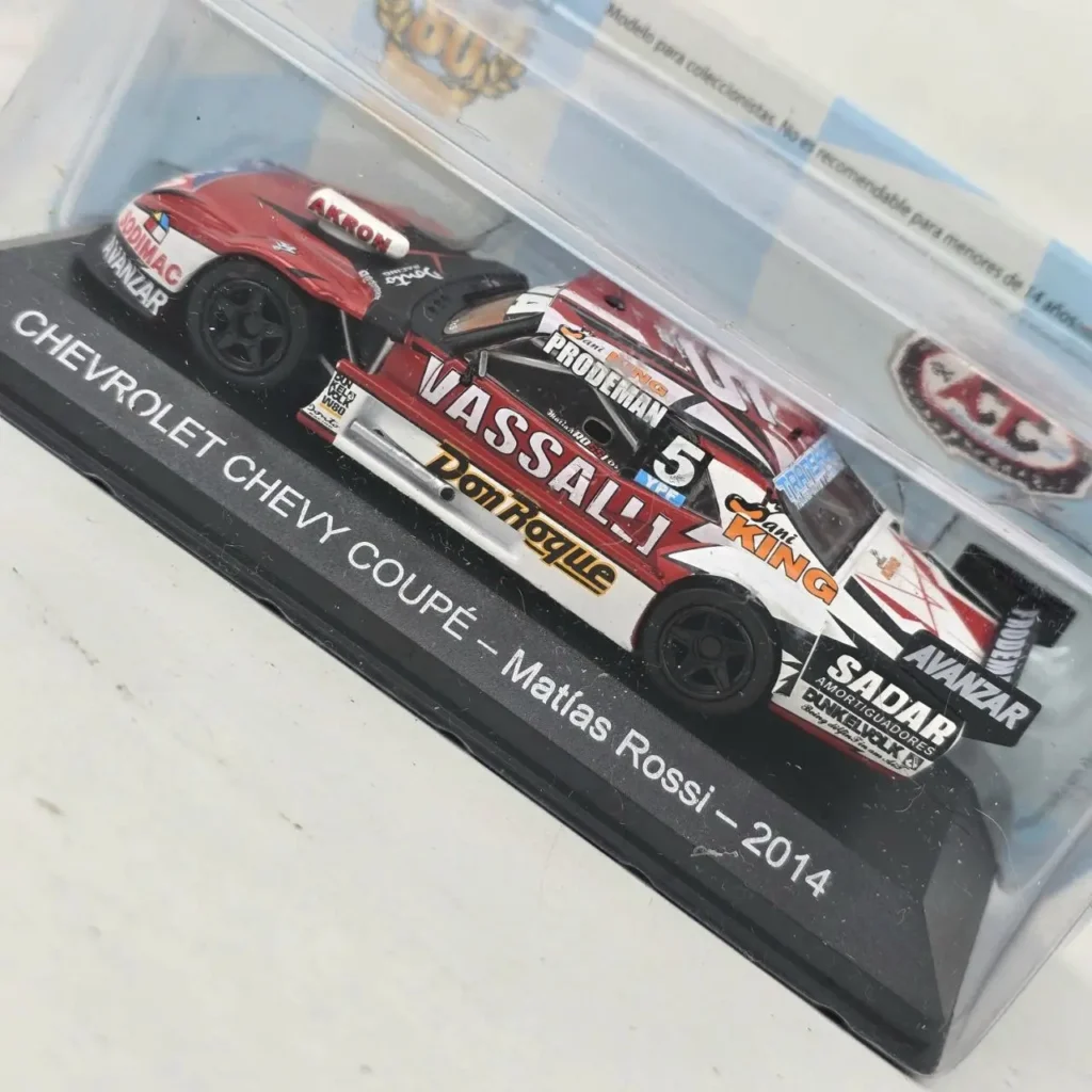 Modelo a escala Chevrolet Chevy Coupé Matías Rossi 2014." by Remates Narvaja