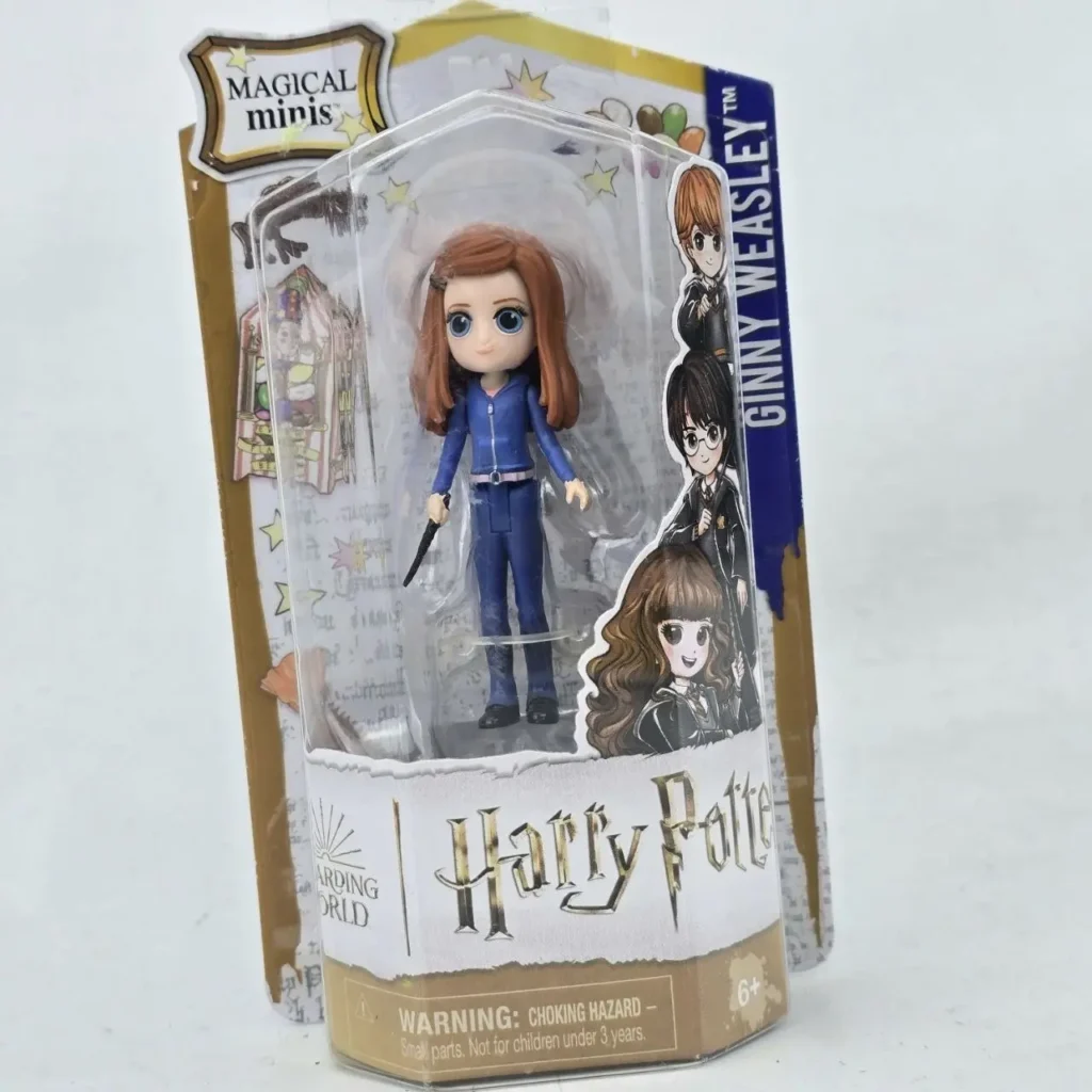 Figura de Ginny Weasley Magical Minis de Harry Potter con varita en empaque. by Remates Narvaja