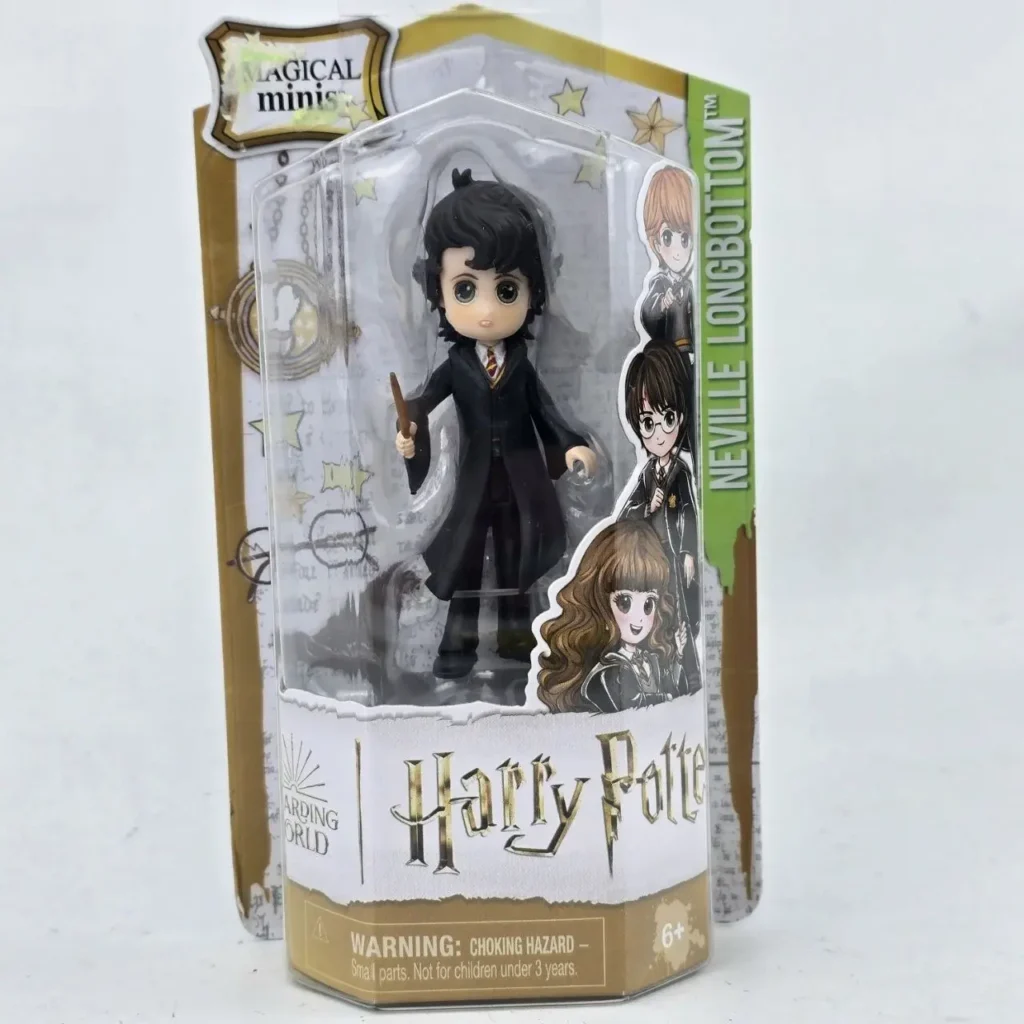 Figura de acción de Harry Potter Magical Minis en su empaque, con el nombre de Neville Longbottom visible. by Remates Narvaja